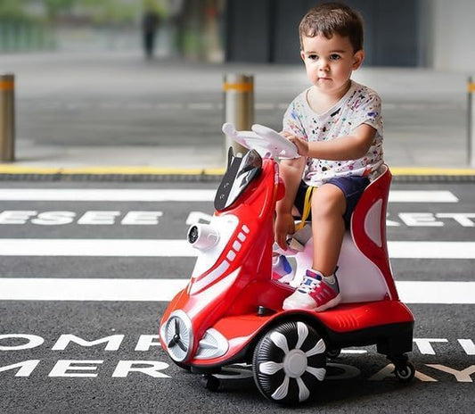 Electric kids ride-on car with four wheels | Bubble function | 360-degree rotation | Cool lights | Safety belt | Safe and comfortable